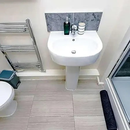 Townhouse In With 4 Bedrooms Sleeps 9 Lägenhet