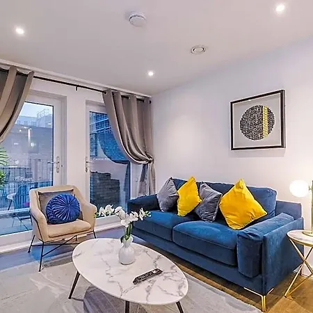 The Waterhouse Suite: Modern 2 Bd W/ Roof Terrace 4*