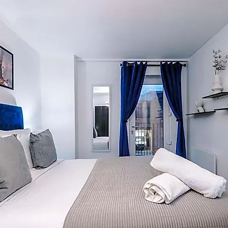 The Waterhouse Suite: Modern 2 Bd W/ Roof Terrace 4*