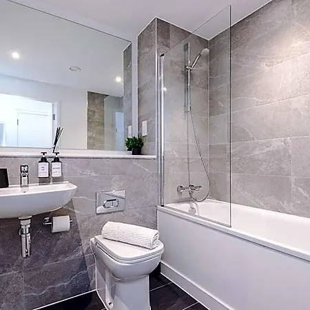 The Waterhouse Suite: Modern 2 Bd W/ Roof Terrace Отель Манчестер