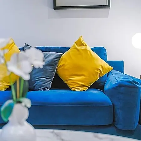 The Waterhouse Suite: Modern 2 Bd W/ Roof Terrace 4*