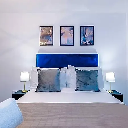 The Waterhouse Suite: Modern 2 Bd W/ Roof Terrace Манчестер