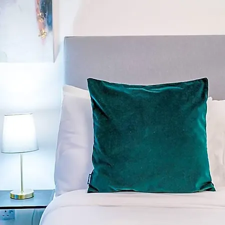 The Waterhouse Suite: Modern 2 Bd W/ Roof Terrace Отель Манчестер