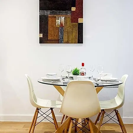 Luxury 2 Bed Hotel 4*