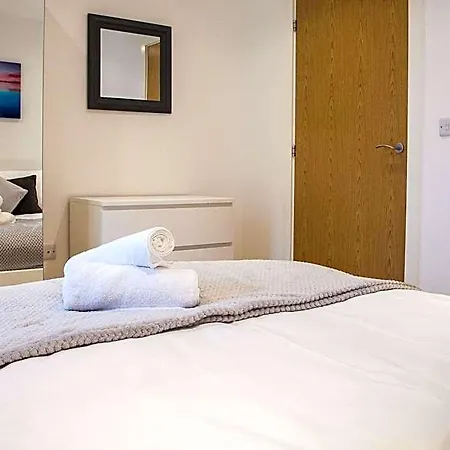 Hotel Luxury 2 Bed 4*