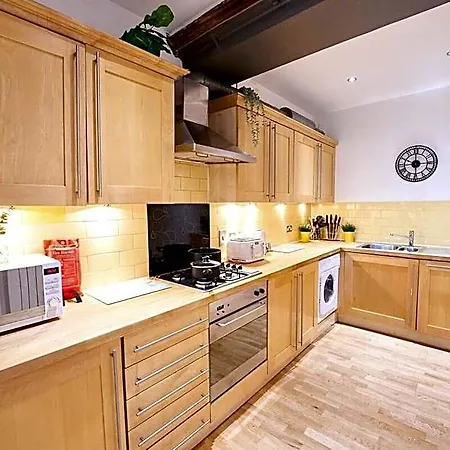 Pluxa Citronella 3* Manchester