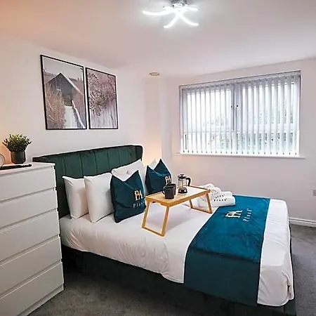 Pluxa Glade 3* Manchester
