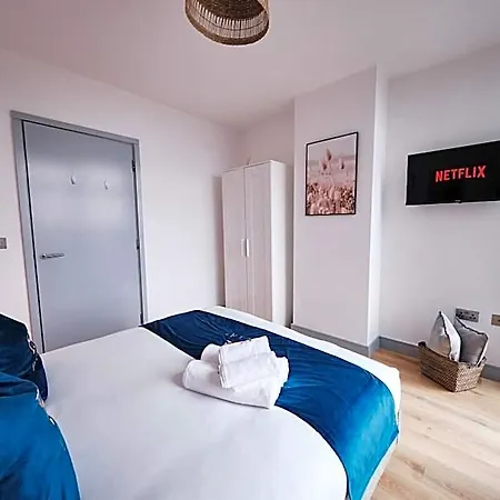 Отель Pluxa Nordic Sky Манчестер