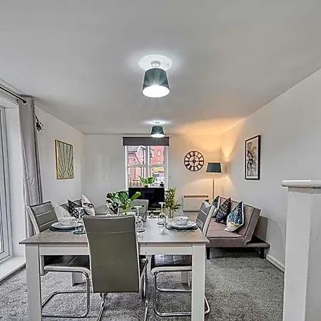 Sale Serendipity - Spacious And Modern. Manchester