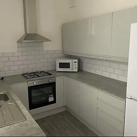 Denton House Дом отдыха Манчестер