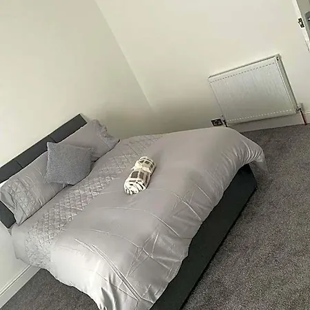 Denton House Манчестер
