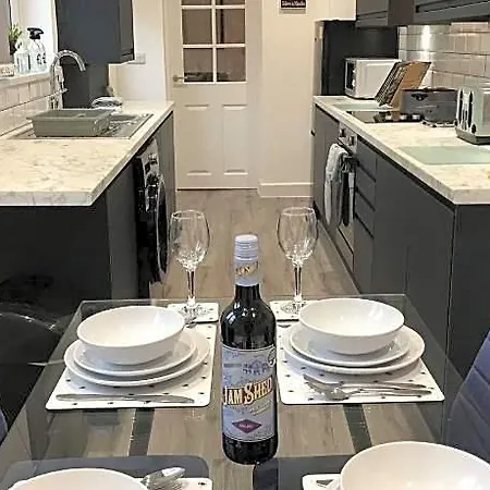Stylish Modern 3-bed House Nr Ctr Hotel Manchester