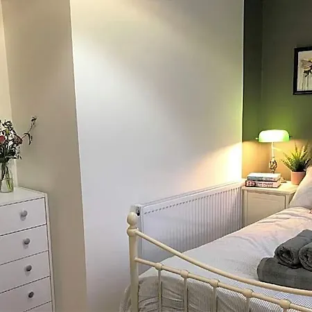 Stylish Modern 3-bed House Nr Ctr Hotel