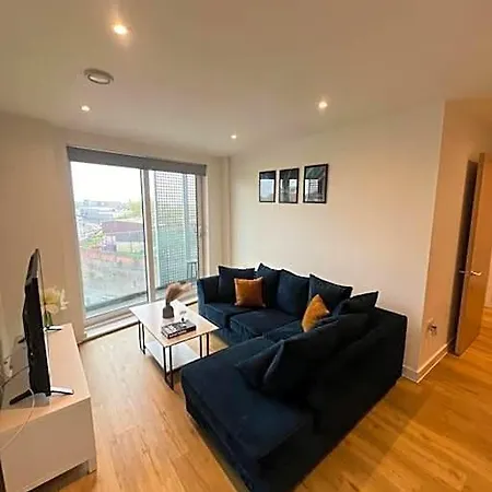 2 Bed Corner With Gym Daire *