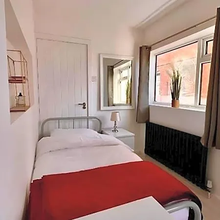 Private Single With Ensuite In Chorlton