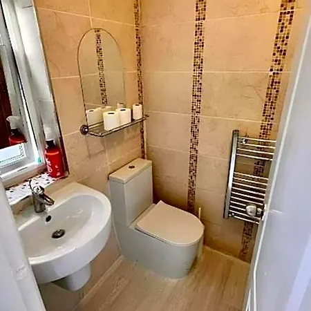 Private Single With Ensuite In Chorlton