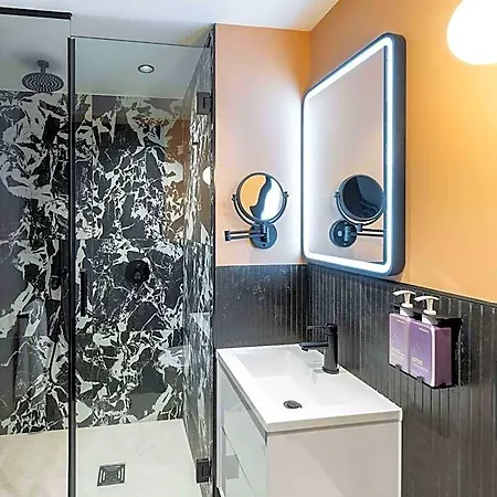 Hotel Tribe Airport 4*