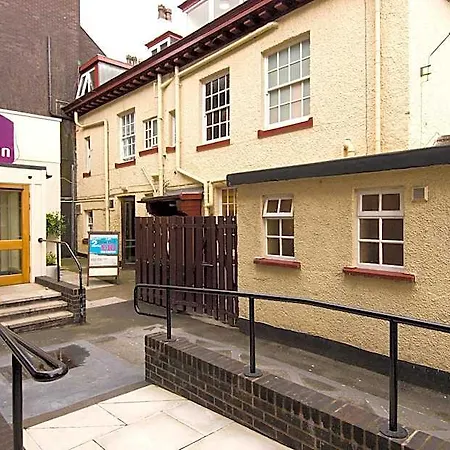 ホテル Premier Altrincham 3*