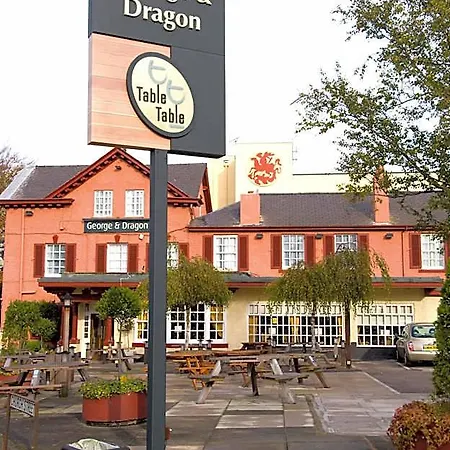 Premier Altrincham ホテル