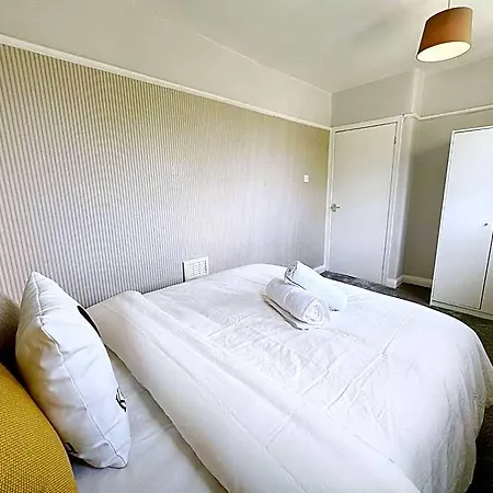 Kozyguru Spacious 3 Bedroom 8ppl Hse 50% Off Long Daire