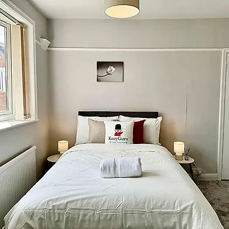 Kozyguru Spacious 3 Bedroom 8ppl Hse 50% Off Long