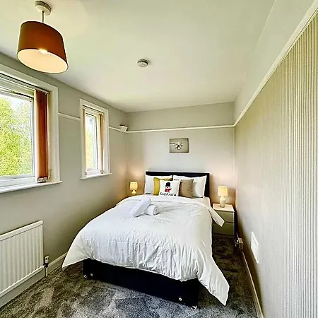 Kozyguru Spacious 3 Bedroom 8ppl Hse 50% Off Long Manchester