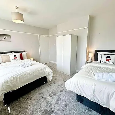 Kozyguru Spacious 3 Bedroom 8ppl Hse 50% Off Long