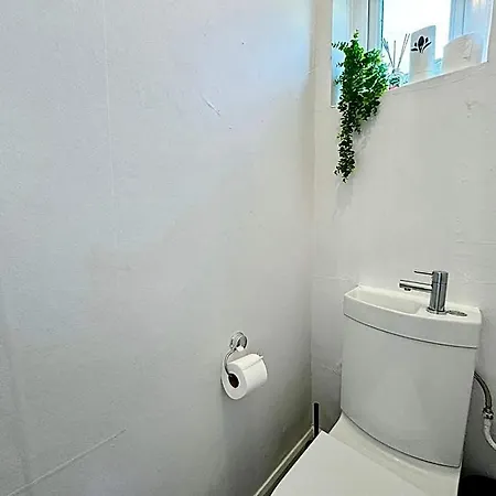 Kozyguru Spacious 3 Bedroom 8ppl Hse 50% Off Long *