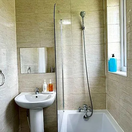 Kozyguru Spacious 3 Bedroom 8ppl Hse 50% Off Long * Manchester