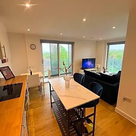 2 Bed Corner With Gym Daire Manchester