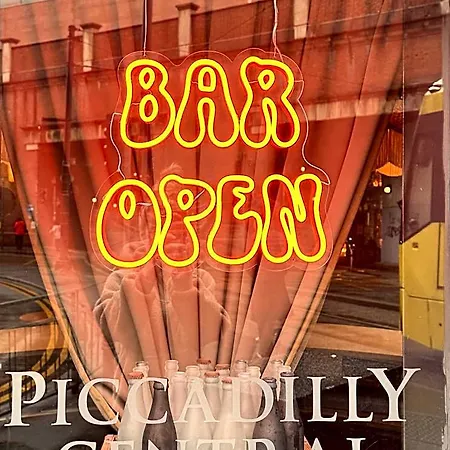 Piccadilly * Manchester