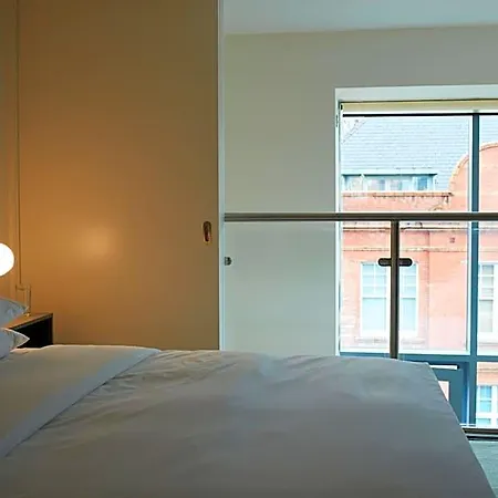Leven 4* Manchester