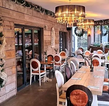 The Waterside Bar, & Restaurant Манчестер