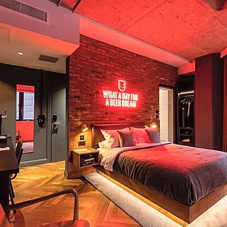 Brewdog Doghouse Otel 4*