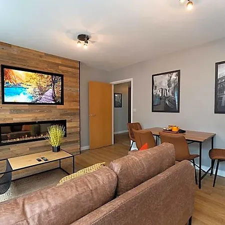 High Street Town House Apartahotel