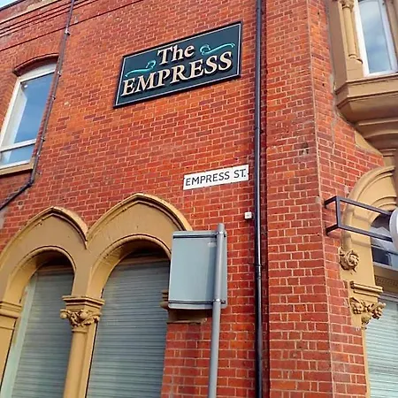 Empress House Hotel *