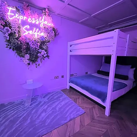 Manchester's Only Private Party For 12 With Makeup Aparthotel Manchester