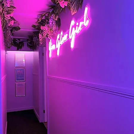 Manchester's Only Private Party For 12 With Makeup Aparthotel