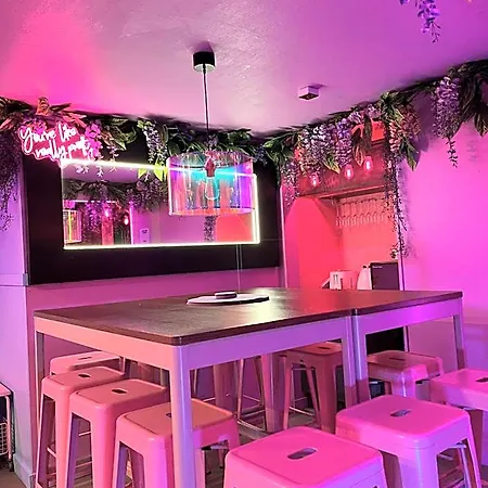 Manchester's Only Private Party For 12 With Makeup