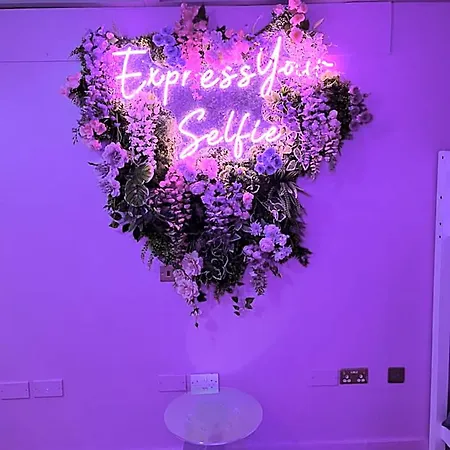 Manchester's Only Private Party For 12 With Makeup