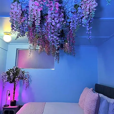 Manchester's Only Private Party For 12 With Makeup Aparthotel