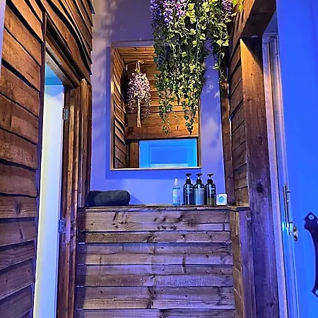 Manchester's Only Private Party For 12 With Makeup