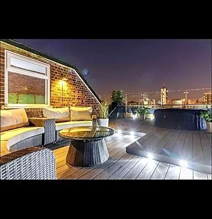 Swan Street Townhouse Hot Tub & Roof Terrace