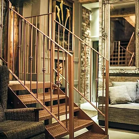 The Cow Hollow Hotel 4*
