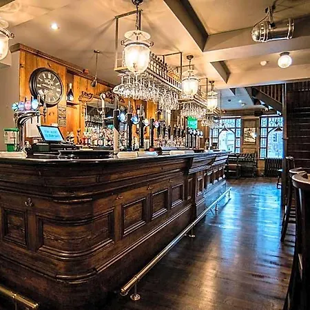 Lower Turks Head Отель 3*