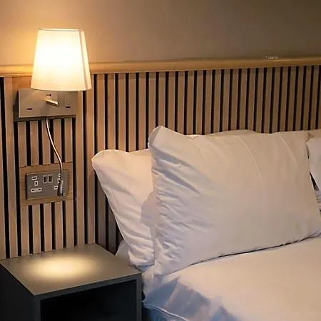 Lower Turks Head Отель 3*