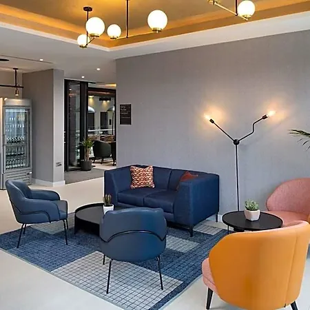 By Marriott Piccadilly Отель