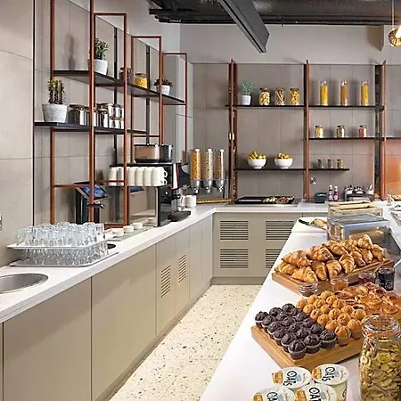 Отель By Marriott Piccadilly Манчестер