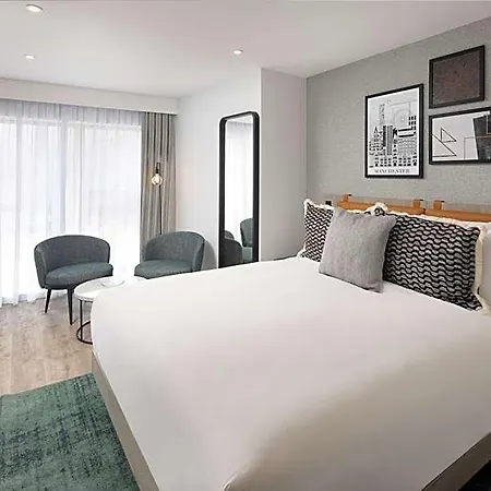 By Marriott Piccadilly 4* Манчестер