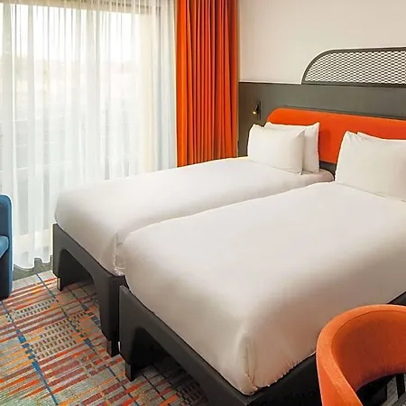 Hotel Tribe Airport 4*